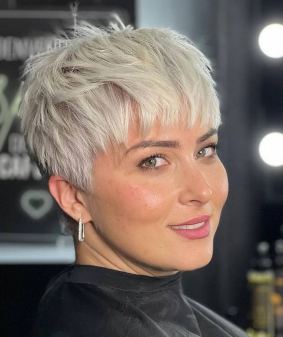 Cute and Stylish Pixie Haircuts 2023 for Fine Hair 2