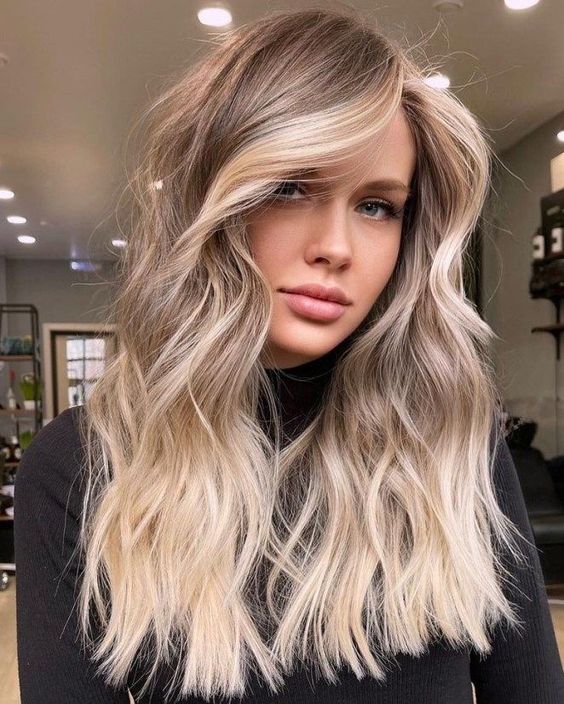 Classy Hairstyles for Long Blonde Hair 2023 33