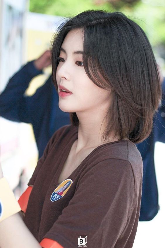 Best korean medium haircut 2023 For Asian Women 3