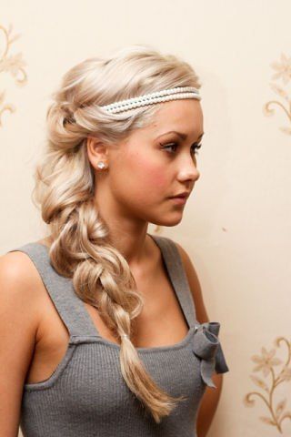 headband hairstyles 2023 into the blend!