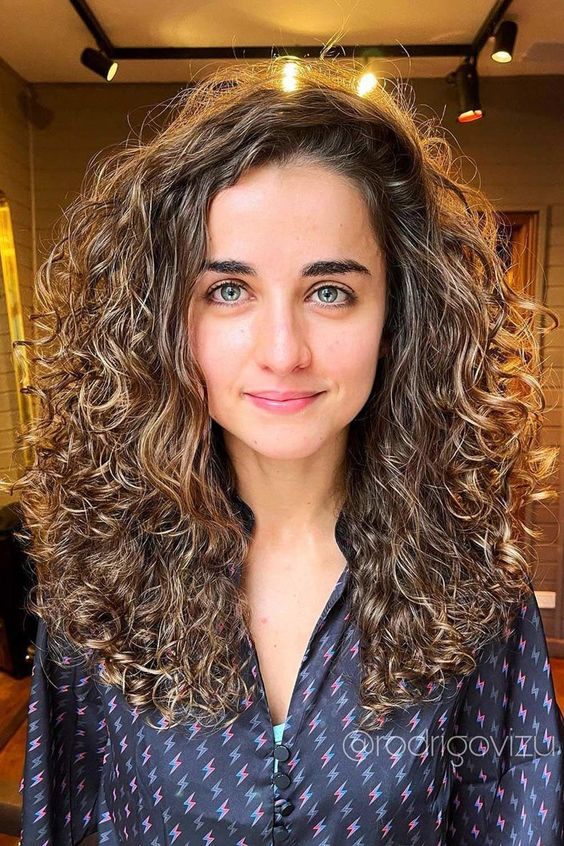 Top Length Curly Hairstyles 2023 For Women 3